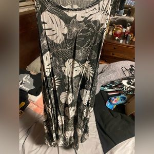 Black, grey, & white spaghetti strapped leaf print dress. Beautiful. L.